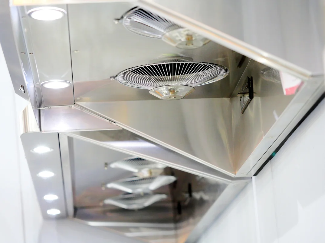 Commercial kitchen fire suppression system